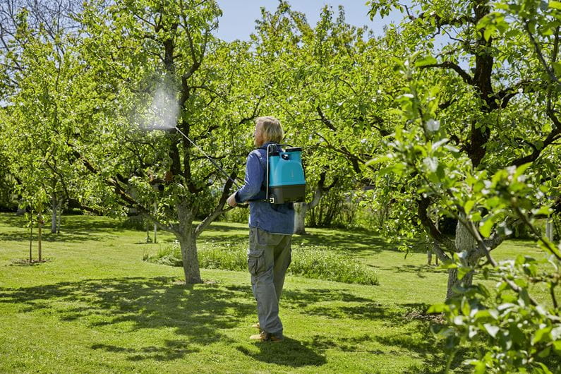Postrekovač GARDENA 12l