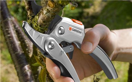 Ráčnové nožnice GARDENA SmartCut Comfort