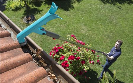 Combisystem GARDENA čistič odkvapov