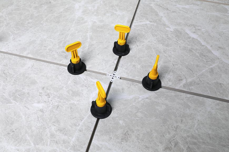 Nivelačná sada, 1x kľúč, 50x T-medzerník, 50x klobúčik