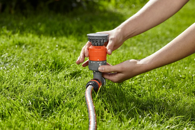 Kruhový zavlažovač GARDENA Vario s kolíkom Comfort