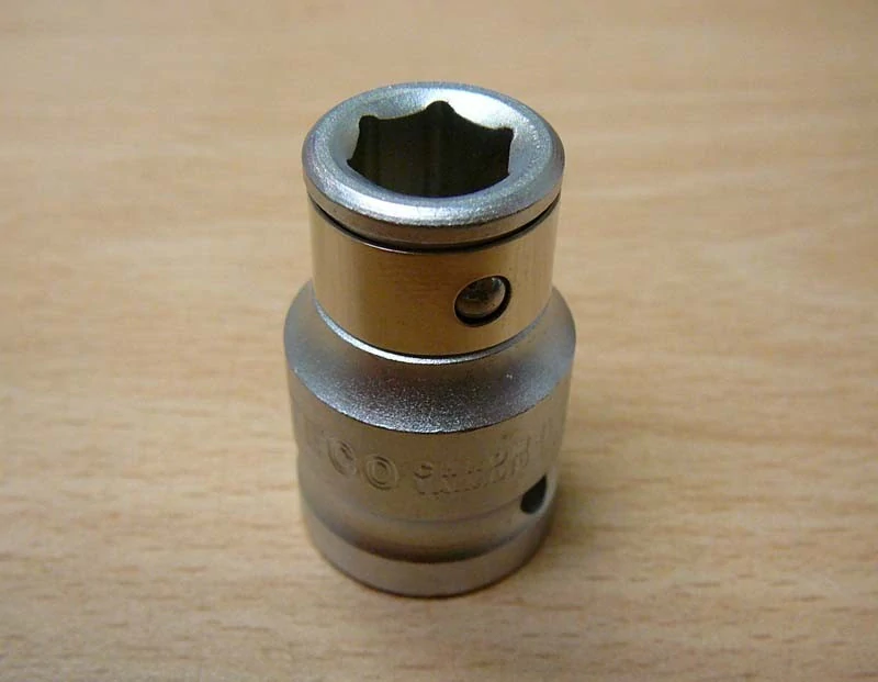 Adaptér redukcia štvorhran 1/2" na šesťhran 1/4" bity