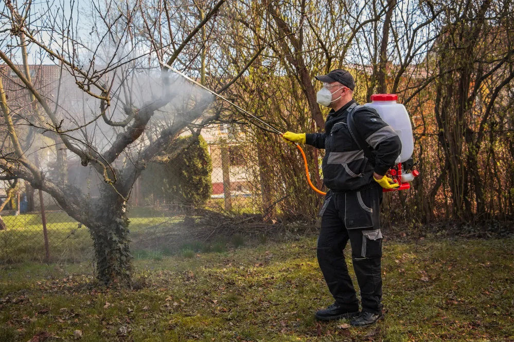 Postrekovač motorový PROTECO 25 l