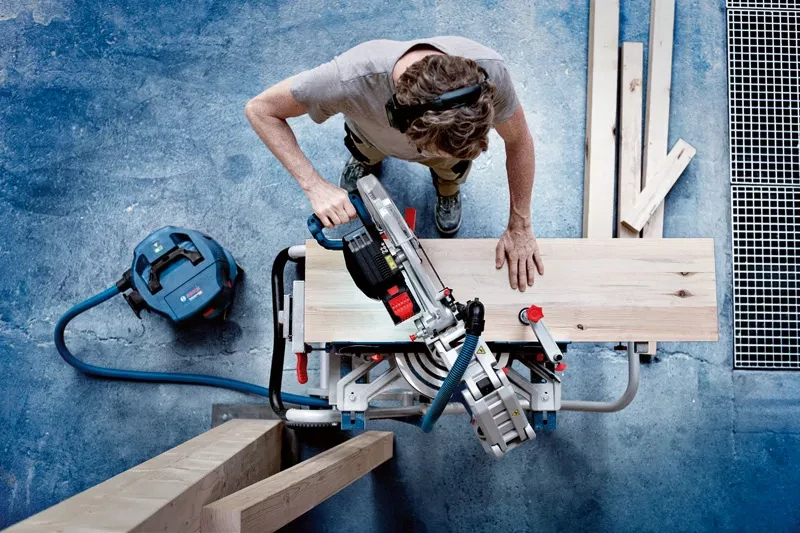 BOSCH GCM 18V-305 GDC solo