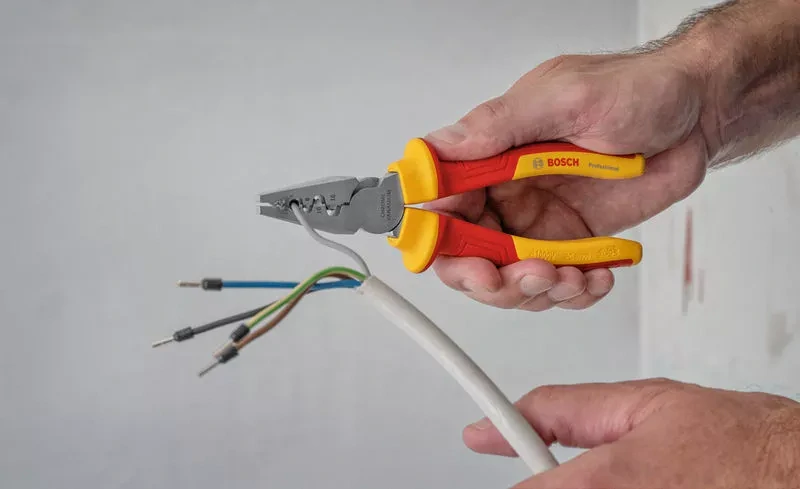 Elektrikársky kufor BOSCH 37-dielny Professional