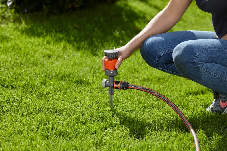 Kruhový zavlažovač GARDENA Vario s kolíkom Comfort