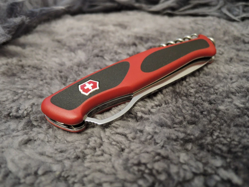 VICTORINOX 0.9523.MC RangerGrip 63