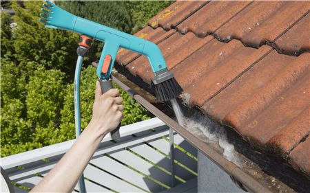 Combisystem GARDENA čistič odkvapov
