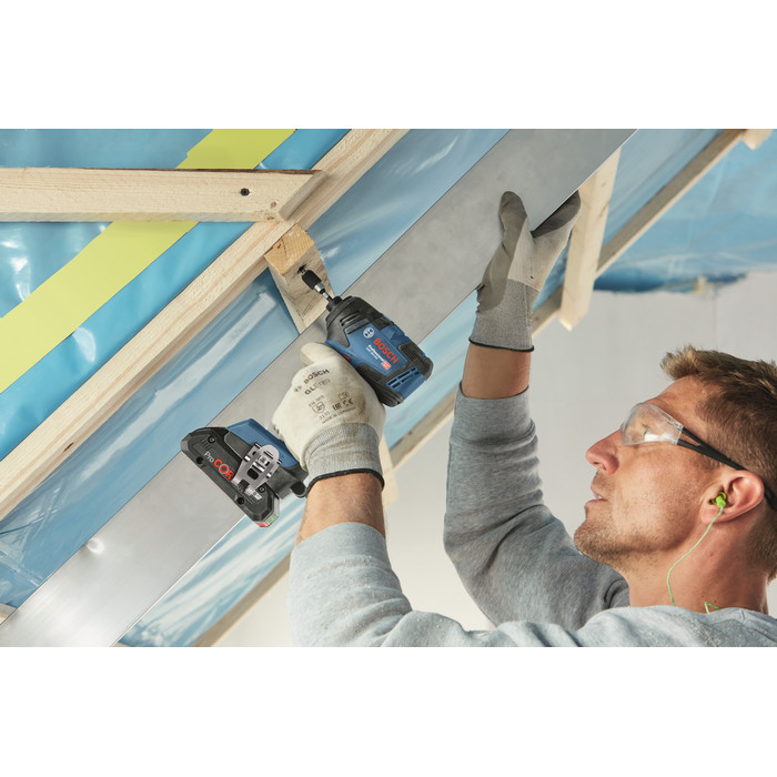 BOSCH GDR 18V-200, Kufor 4,0 Ah