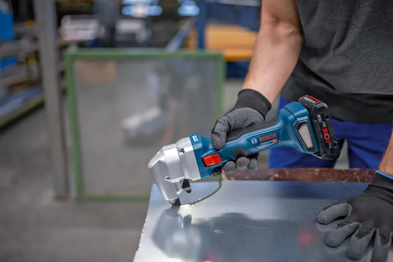 BOSCH PRO GSC 18V-16 E sólo