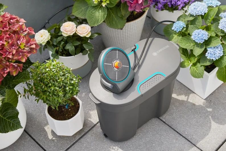 Solárne zavlažovanie GARDENA AquaBloom so zásobníkom - súprava
