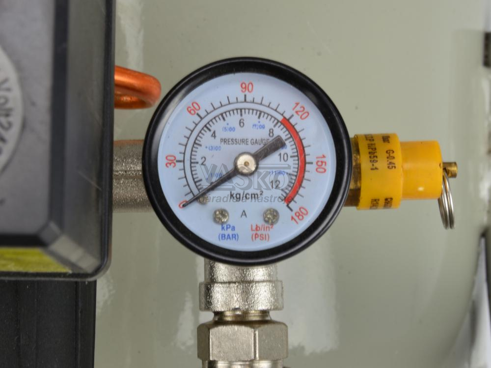 Kompresor GEKO 1,8 kW, 50L