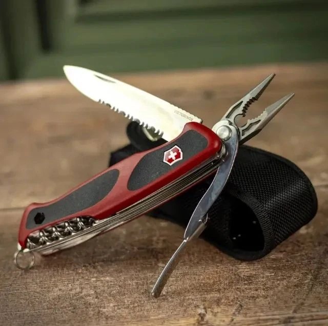 VICTORINOX 0.9728.WC RangerGrip 174 Handyman