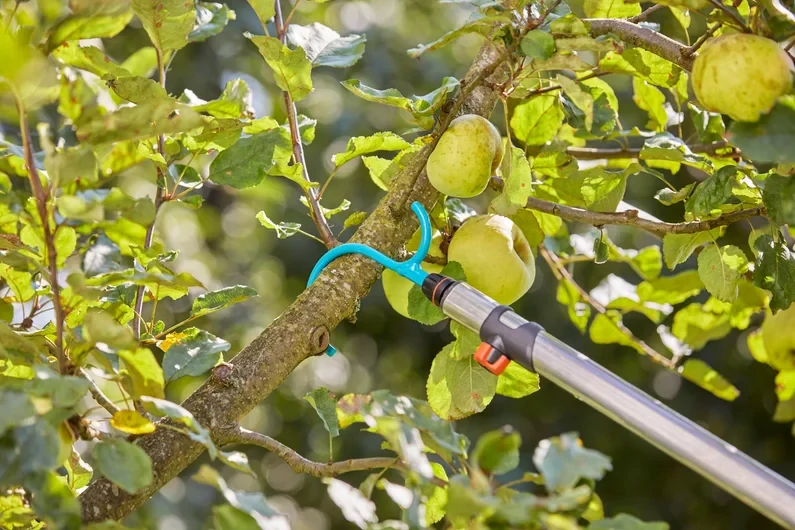 Combisystem GARDENA hák na konáre