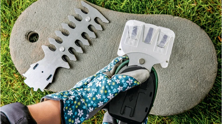Nožnice na kríky a trávu BOSCH EasyShear