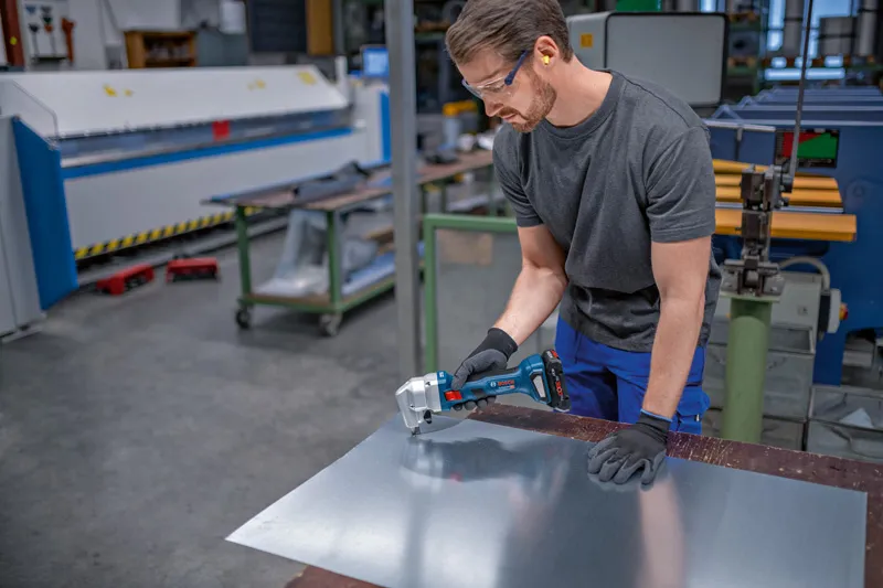 BOSCH PRO GSC 18V-16 E sólo