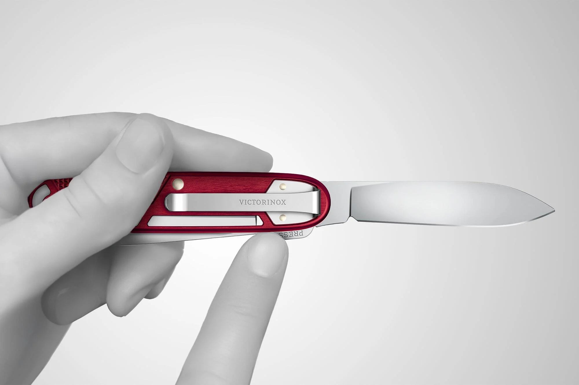 VICTORINOX Synergy Alox 0.8216.20, červený