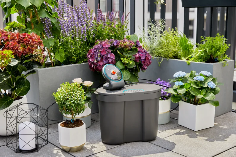 Solárne zavlažovanie GARDENA AquaBloom so zásobníkom - súprava