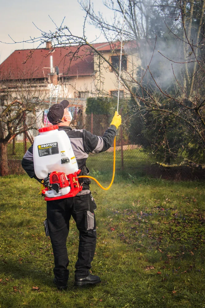 Postrekovač motorový PROTECO 25 l