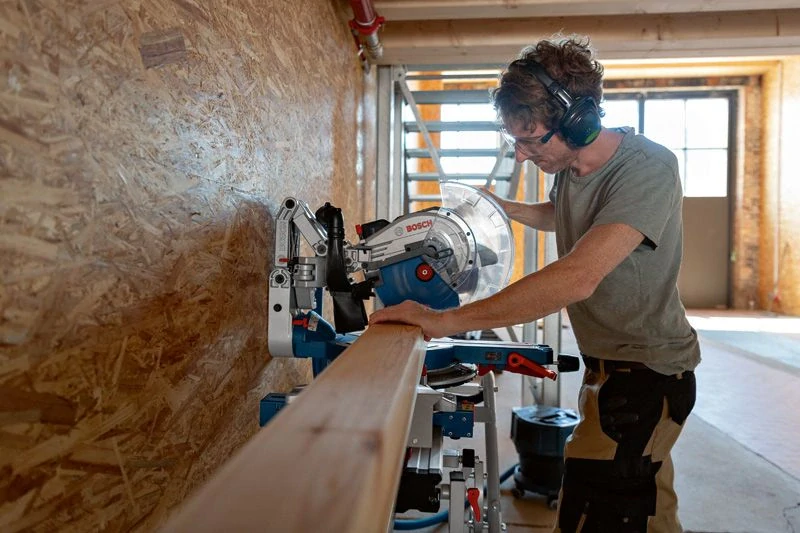 BOSCH GCM 18V-305 GDC solo