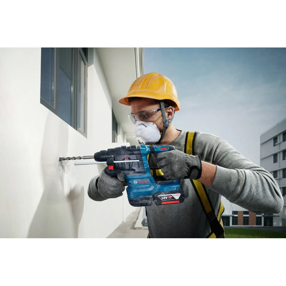 BOSCH sada náradia GSR 18V-65 + GBH 18V-22 + GWS 18V-8 + 2 X GBA 4.0 Ah + GAL 18V-40 + taška