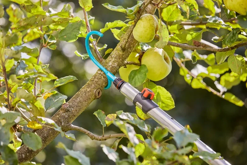 Combisystem GARDENA hák na konáre