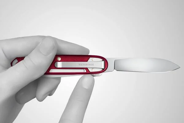 VICTORINOX Synergy X Alox 0.8226.20, červený