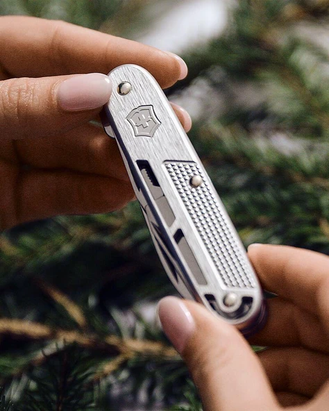VICTORINOX Synergy Alox 0.8216.26, strieborný