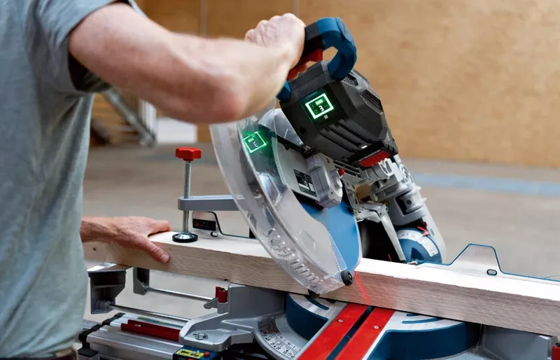 BOSCH GCM 18V-305 GDC solo
