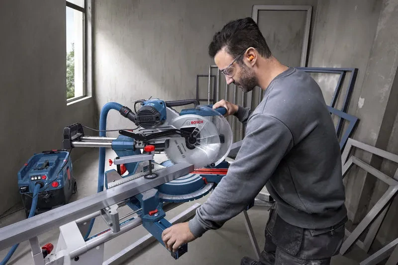 BOSCH GCM 340-305 D Professional