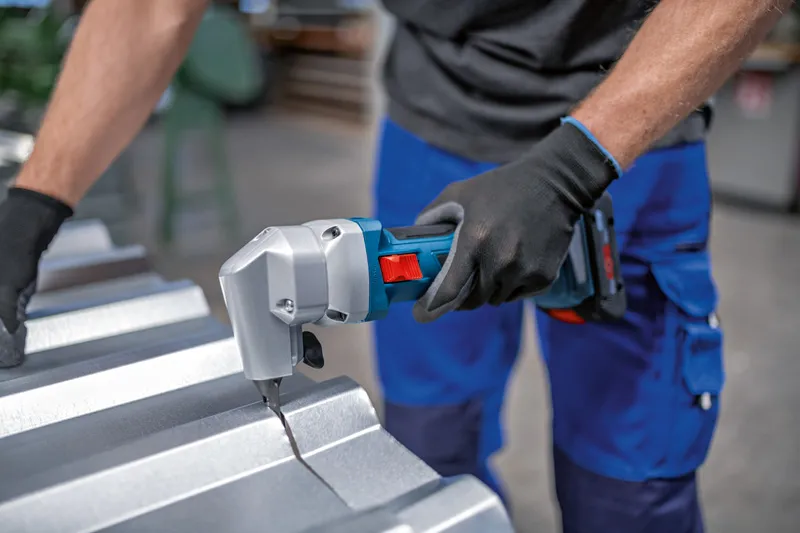 BOSCH PRO GSC 18V-16 E sólo